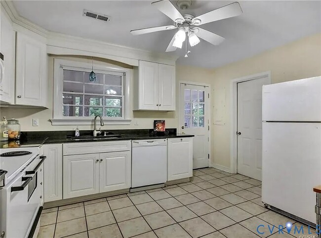 Building Photo - 8506 Bentridge Ln