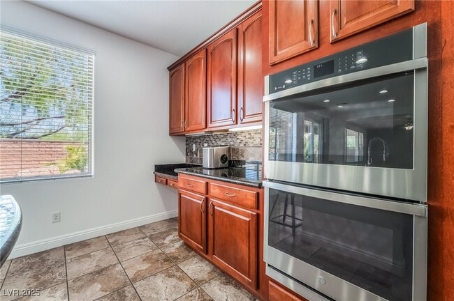 Building Photo - 9592 Staff Ln