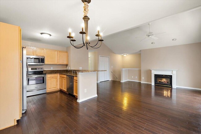 Building Photo - 15915 Morningside