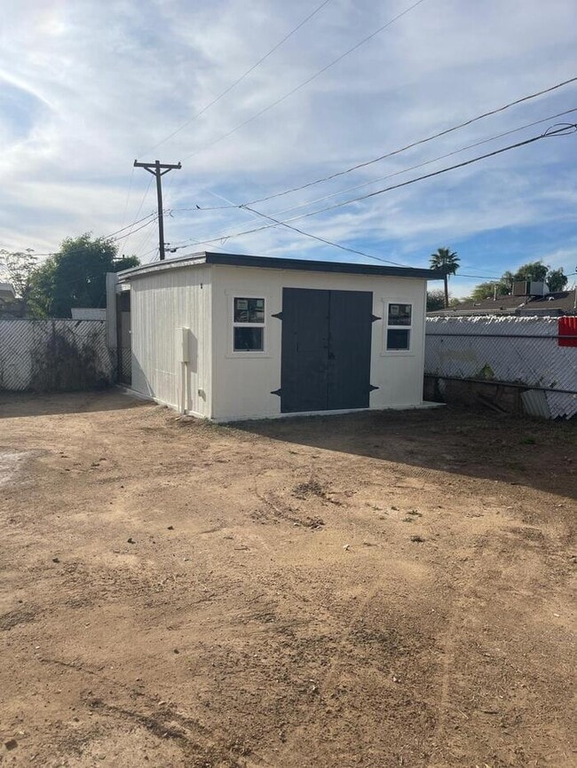 Building Photo - 4602 W Whitton Ave