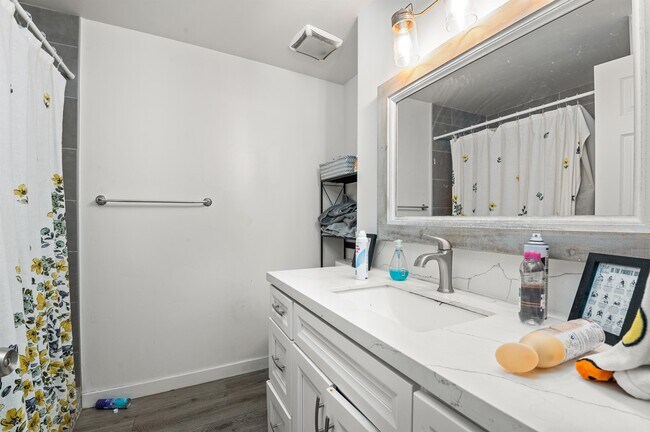 Building Photo - 5318 Redding Rd