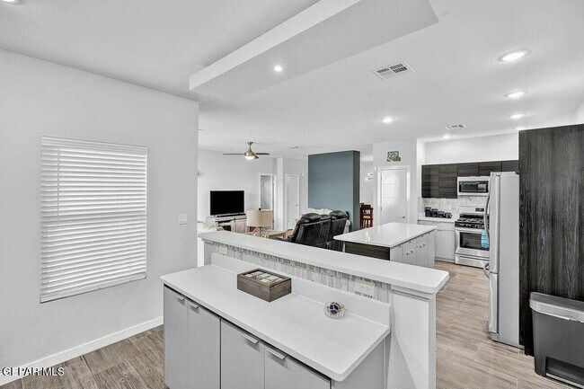Building Photo - 992 Stamfordham Dr