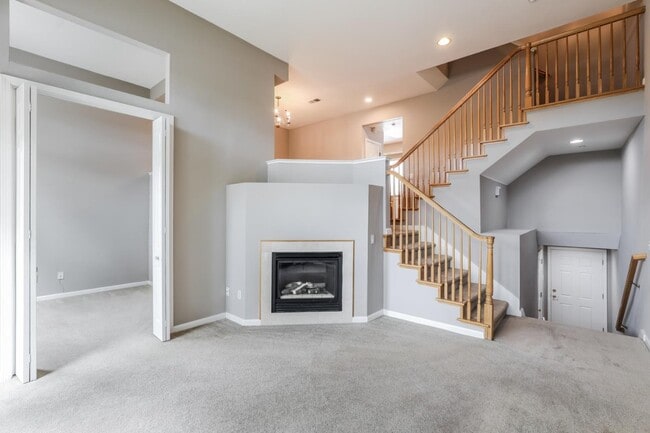 Building Photo - 572 Blackwood Terrace