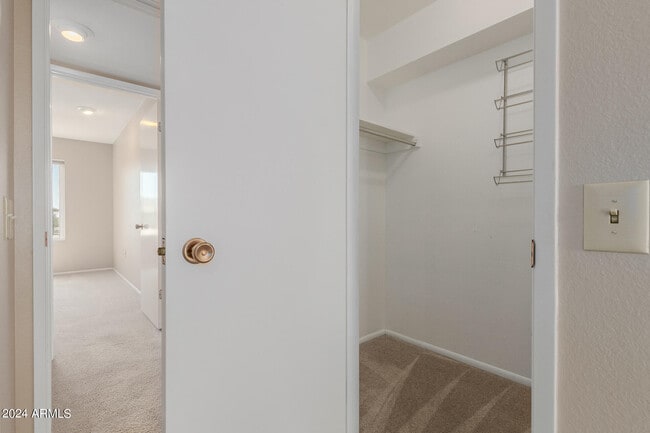 Building Photo - 10214 W Burns Dr