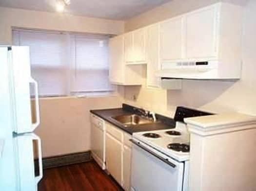 Building Photo - 388 Highland Ave