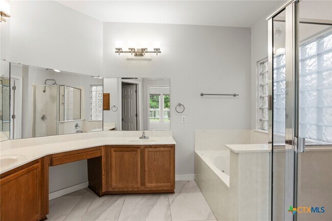 Building Photo - 5621 Bedrock Dr