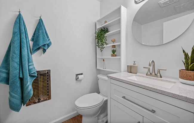 Building Photo - Adorable Remodeled Studio! Walk to Lake Merritt, Trader Joes, Whole Foods! Parking Included!