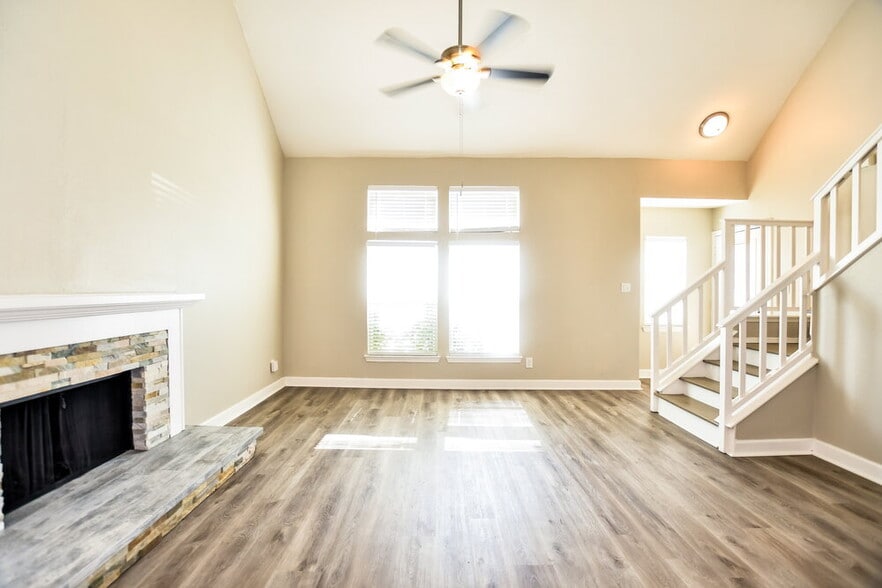 Building Photo - 4509 Horizon Dr