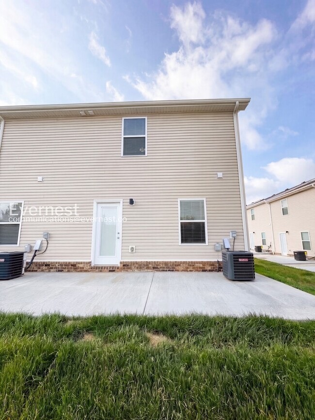 Building Photo - 3385 Polly Dr