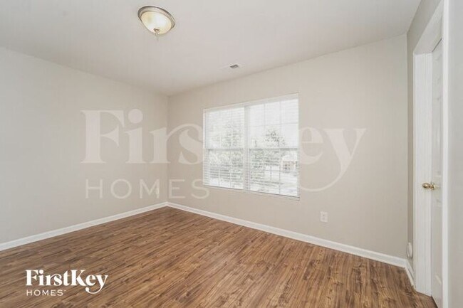 Building Photo - 7302 Lamplighter Close Dr