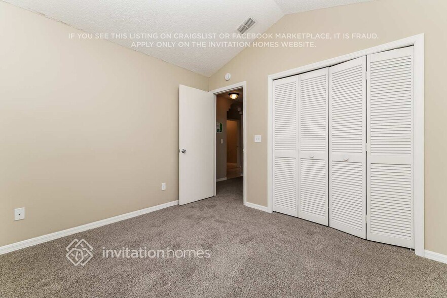 Building Photo - 5902 Azure Dr