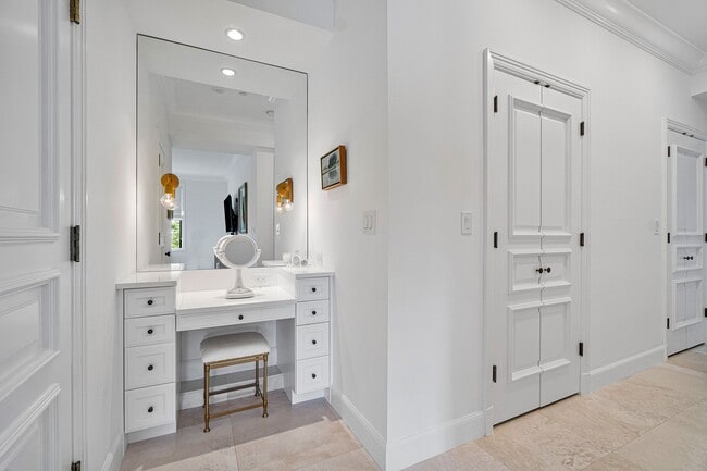 Building Photo - 150 Bradley Pl