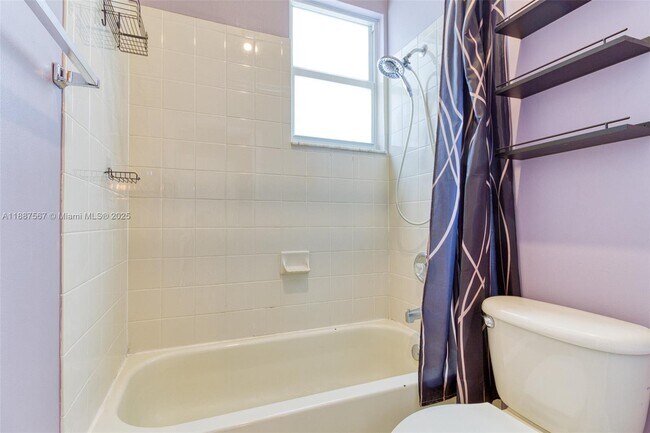 Building Photo - 3769 SW 51st St