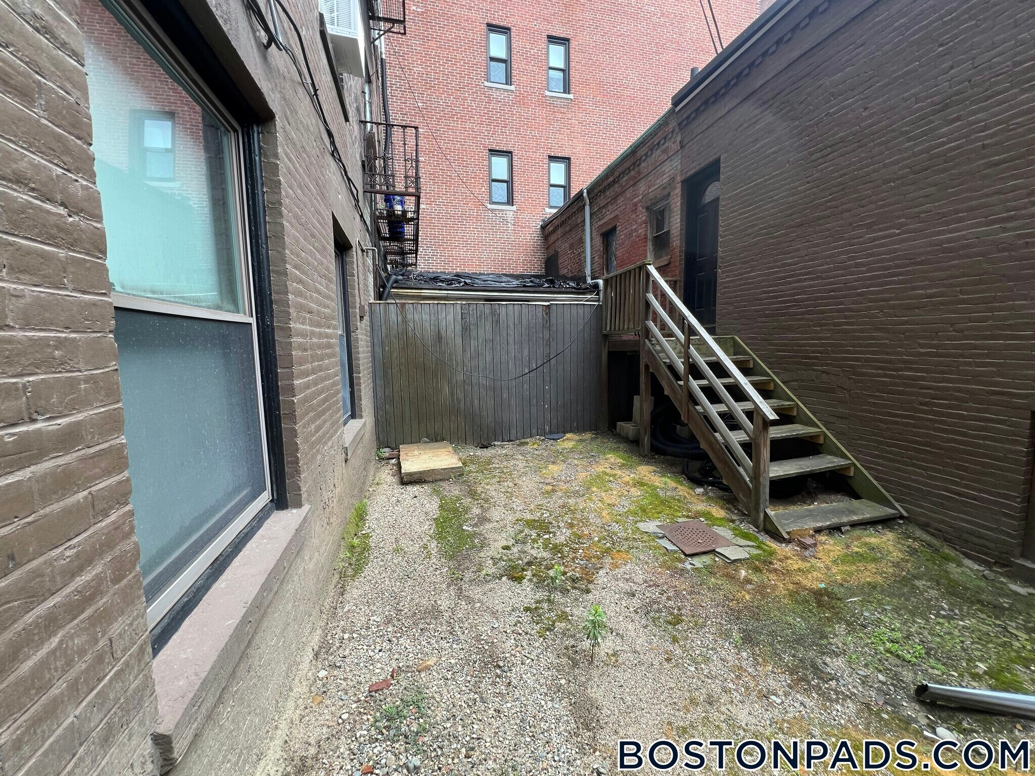 Building Photo - 405 Beacon St