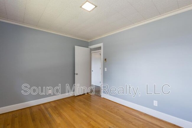 Building Photo - 207 S Alston St