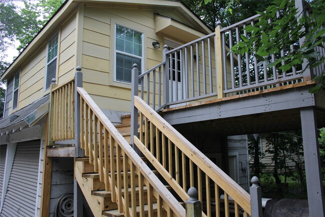 Building Photo - 7540 Ashburn St