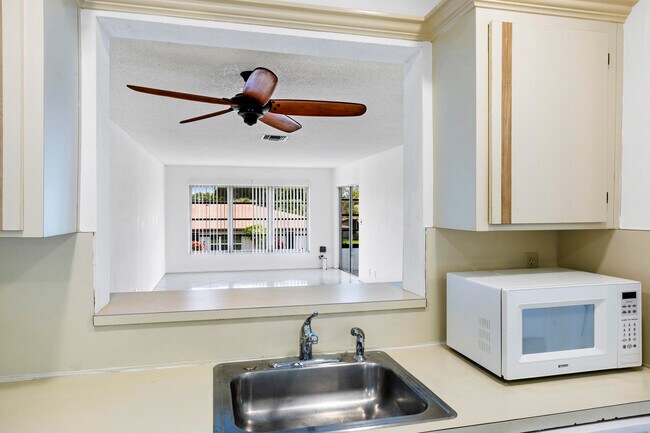 Building Photo - 13283 Pineapple Palm Ct