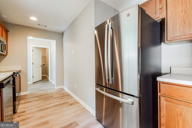 Building Photo - 761 Woodwind Dr