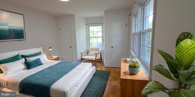 Building Photo - 1319 The Terrace