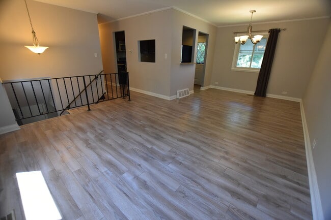 Building Photo - 7852 Sprucewood Ave
