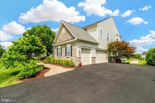 Building Photo - 22374 Dolomite Hills Dr