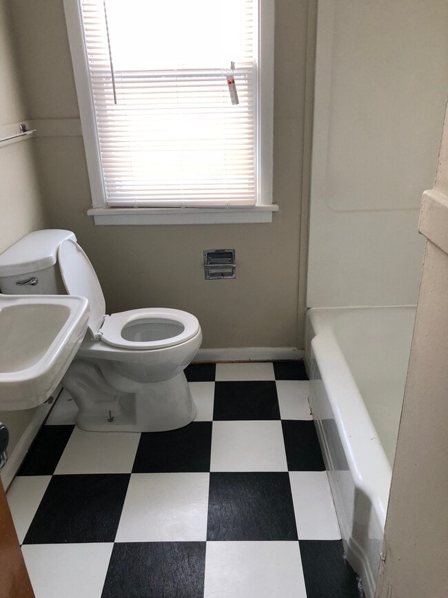 Building Photo - 103-105-105 Hampden Rd