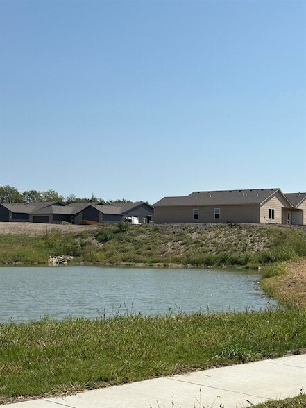 Building Photo - 4829 N Vassar Ave