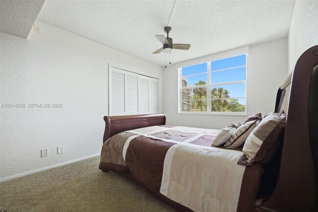 Building Photo - 821 Cypress Blvd