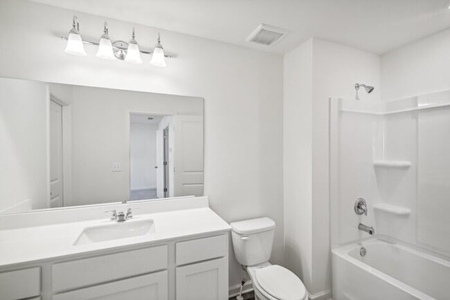 Building Photo - Fantastic 3bd/2ba home! Let yourself in!