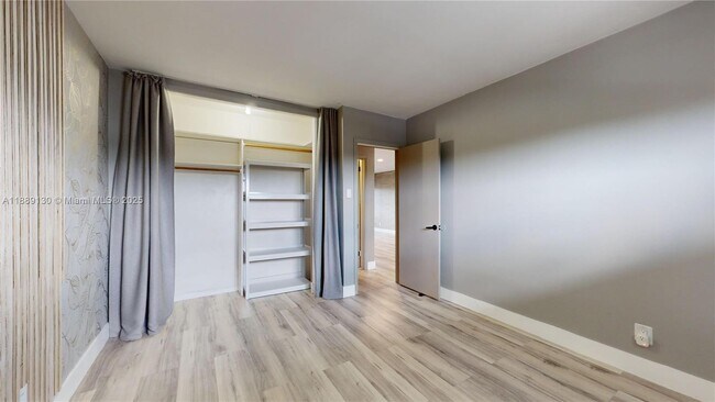 Building Photo - 13105 Ixora Ct
