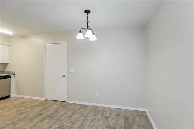 Building Photo - 1153 Elmhurst St