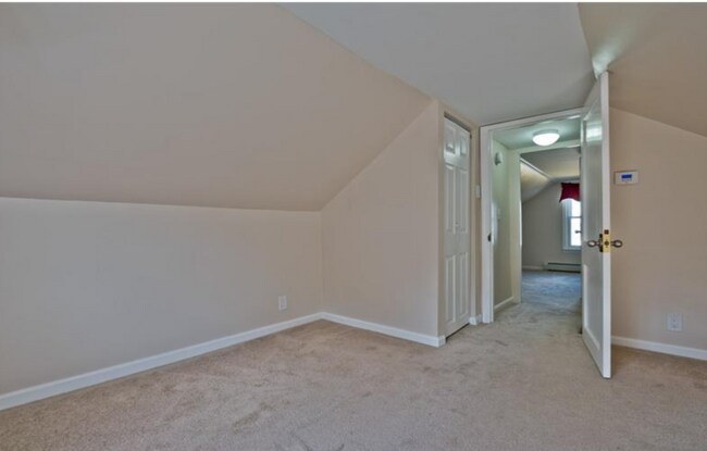 Building Photo - 157 Evans St