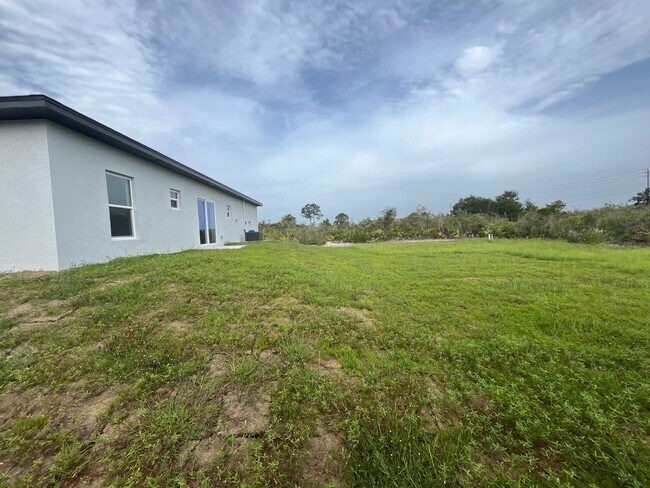 Building Photo - 1141 Columbo Ave S