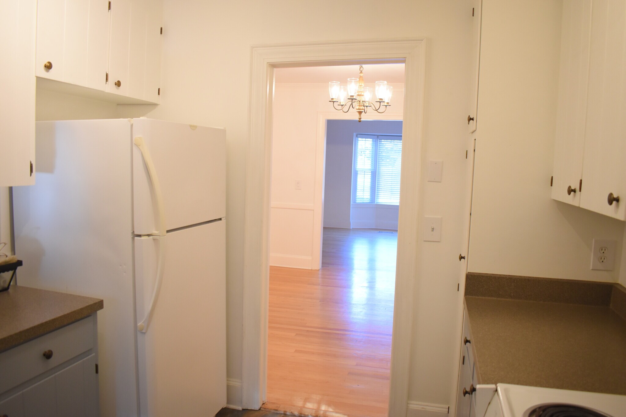 Building Photo - 2720 Oleander Dr