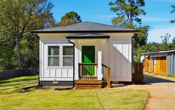 Building Photo - NEW CONSTRUCTION! AVAILABLE MARCH 15, 2026