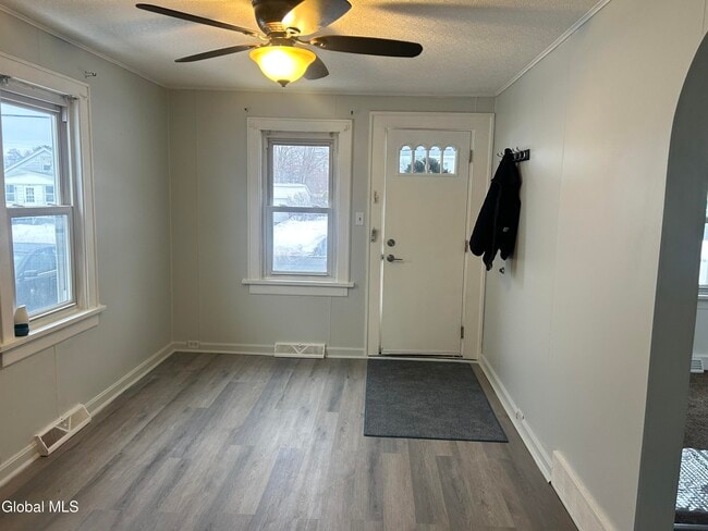 Building Photo - 206 Stoodley Pl