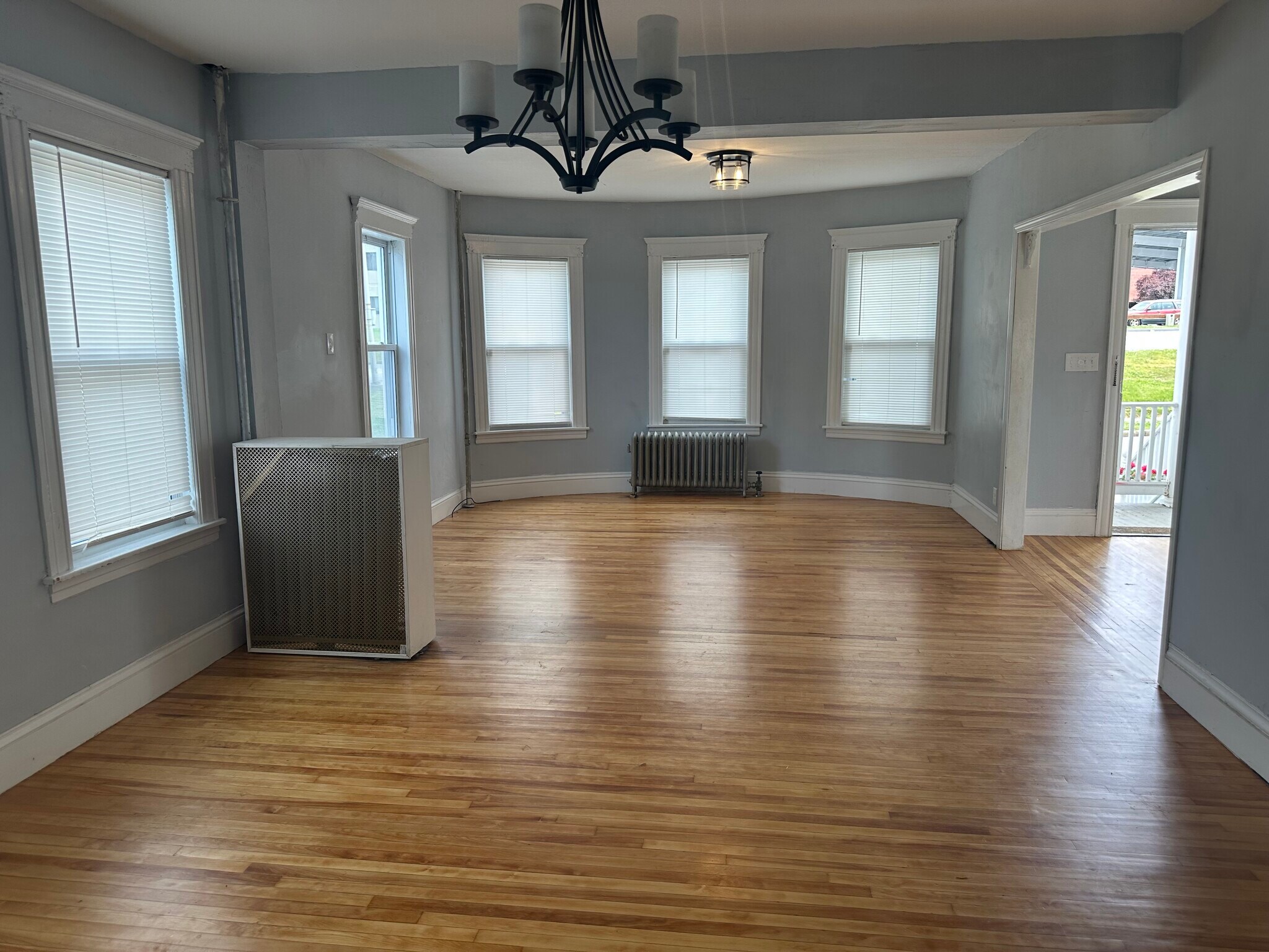 Building Photo - 90 Vernon St