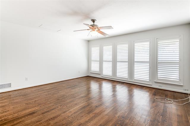 Building Photo - 3101 Lovers Ln