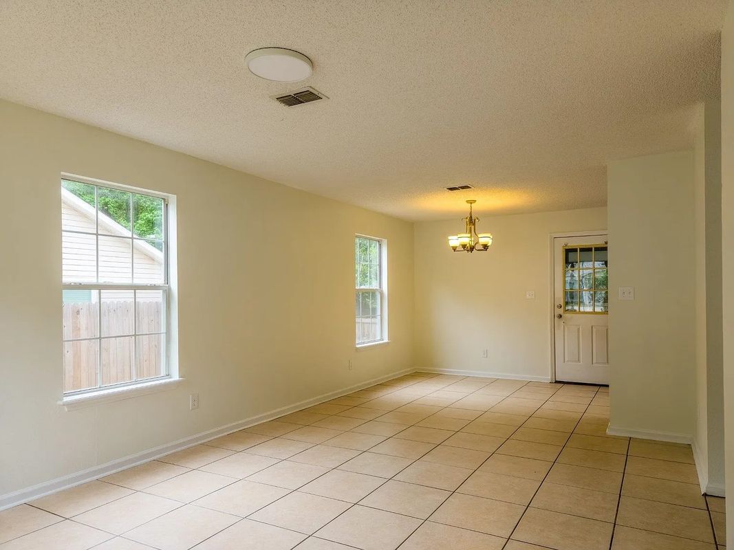 Building Photo - 2708 Oak Park Ct