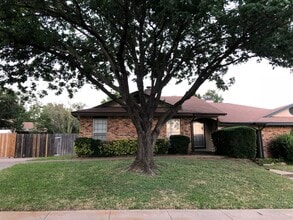 Building Photo - AVAILABLE NOW --Two Bedroom 1.5 Bath Duplex Unit in Euless