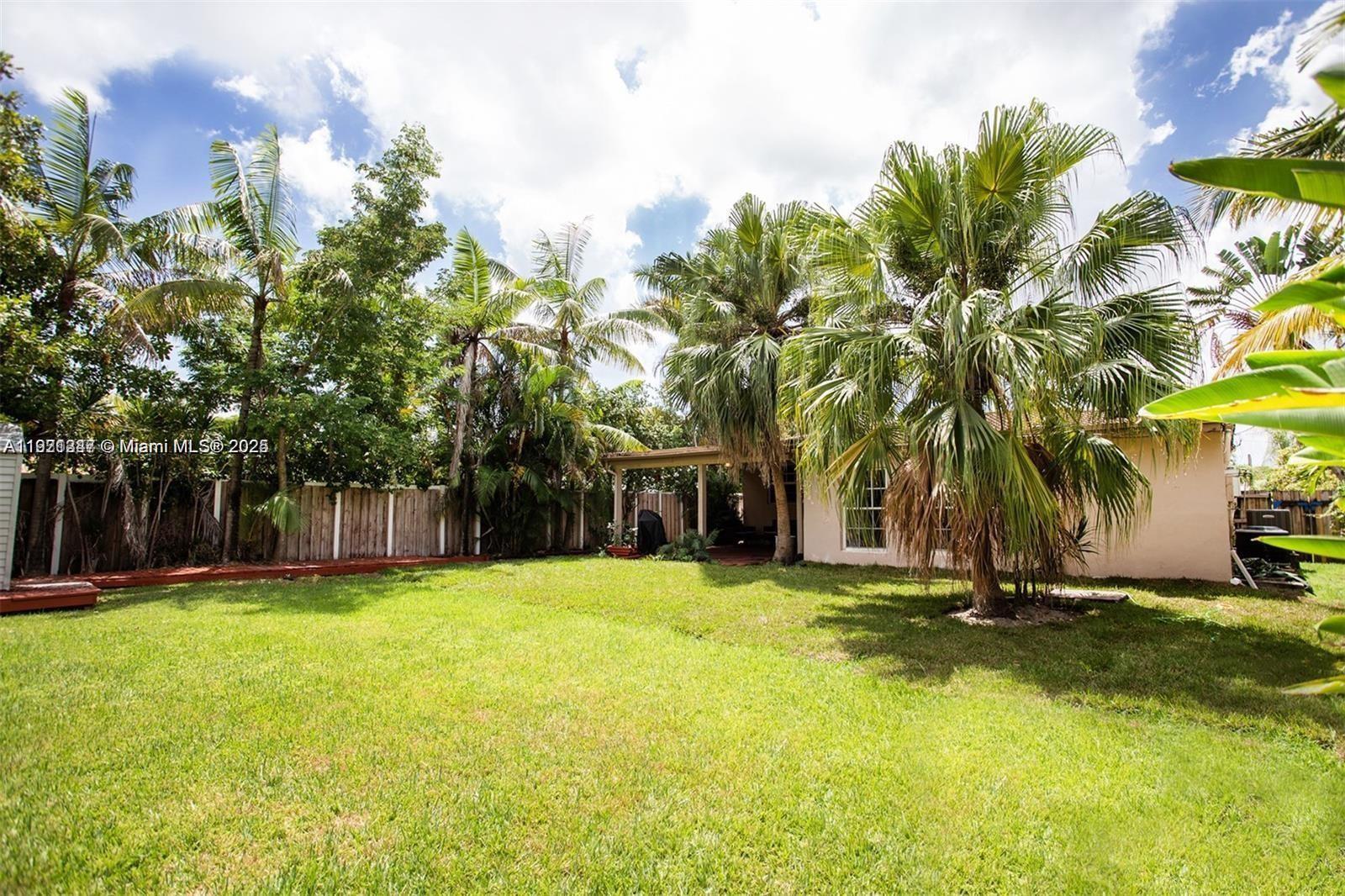 Building Photo - 1531 Moffett St