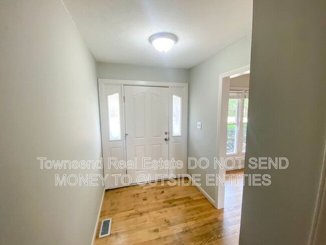 Building Photo - 212 Haverhill Dr