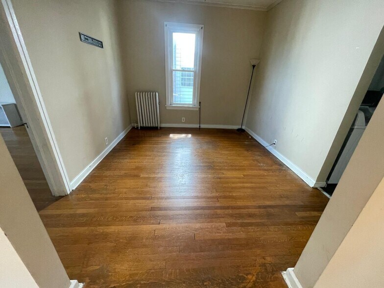 Building Photo - 1702 Wyoming Ave