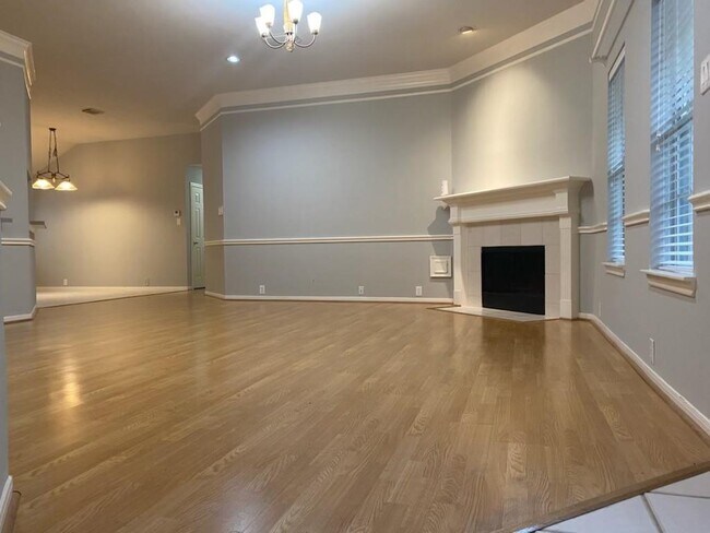 Building Photo - 1206 Charlton Park Dr
