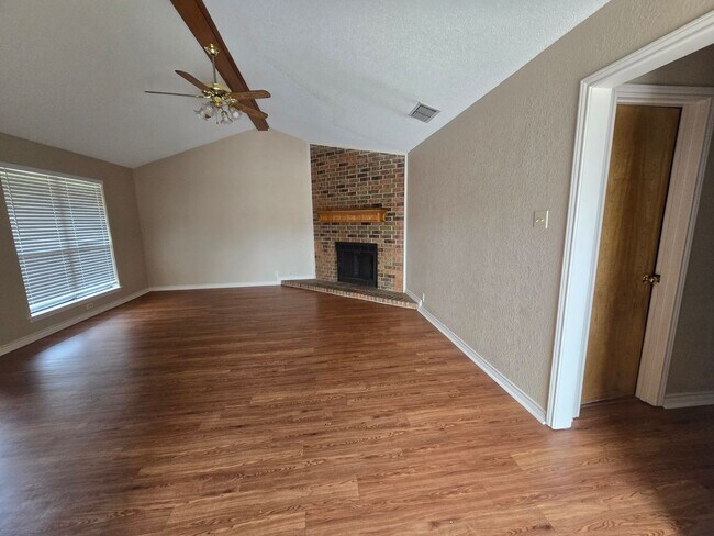 Building Photo - 1507 Lindsey Ln
