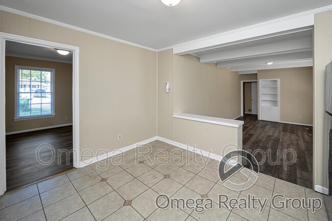 Building Photo - 3215 Walton Dr