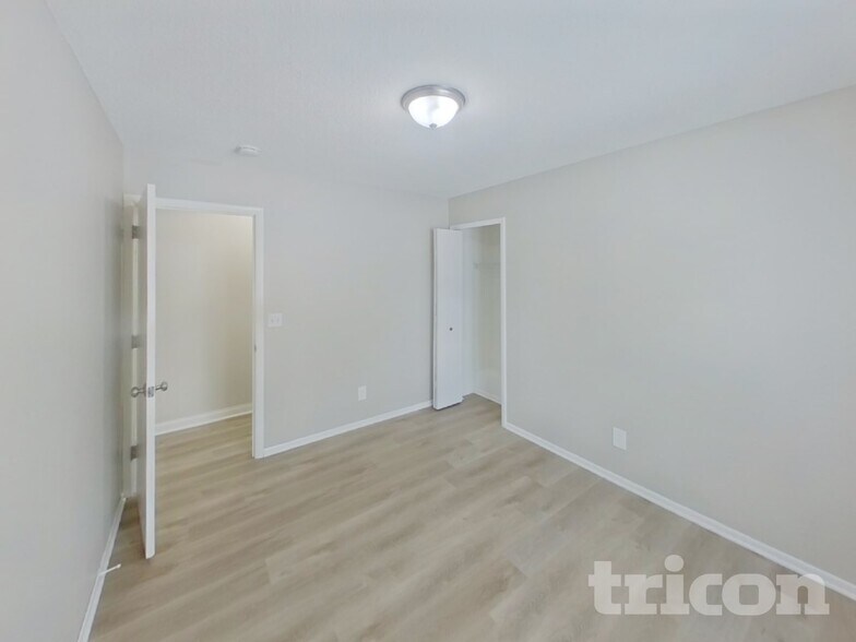 Building Photo - 6737 Upper 162nd St W