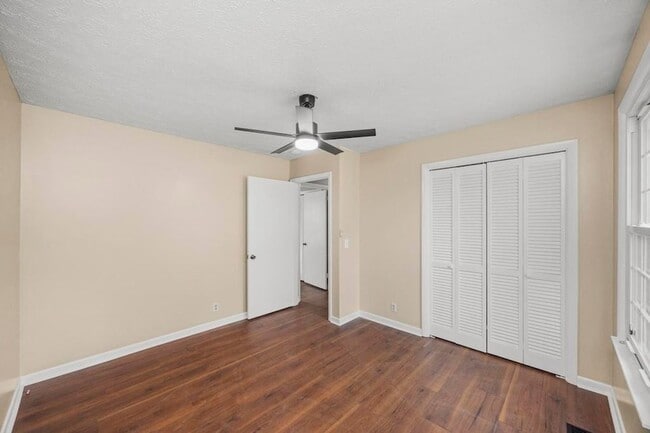 Building Photo - 703 Lucien Dr