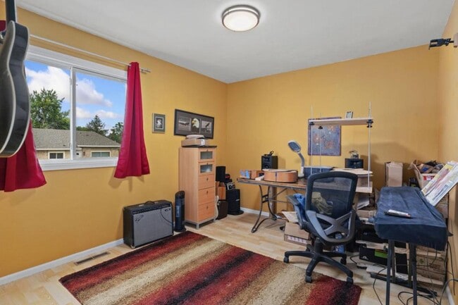Building Photo - 569 S Edinburgh Dr