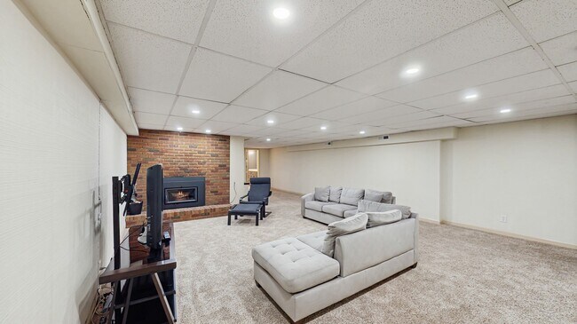 Building Photo - 1132 Barberry Ct
